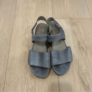 EILEEN FISHER SILVER SOMER PLATFORM SLINGBACK SANDALS SIZE 10
